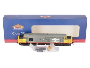 Bachmann 32-387 OO Railfreight Red Stripe Class 37 Diesel Locomotive #37506 EX - Picture 1 of 12