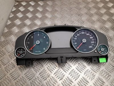 Kombiinstrumente Volkswagen TOUAREG 2011 km/h Automatikgetriebe 7P6920880P — 第 1/4 张图片