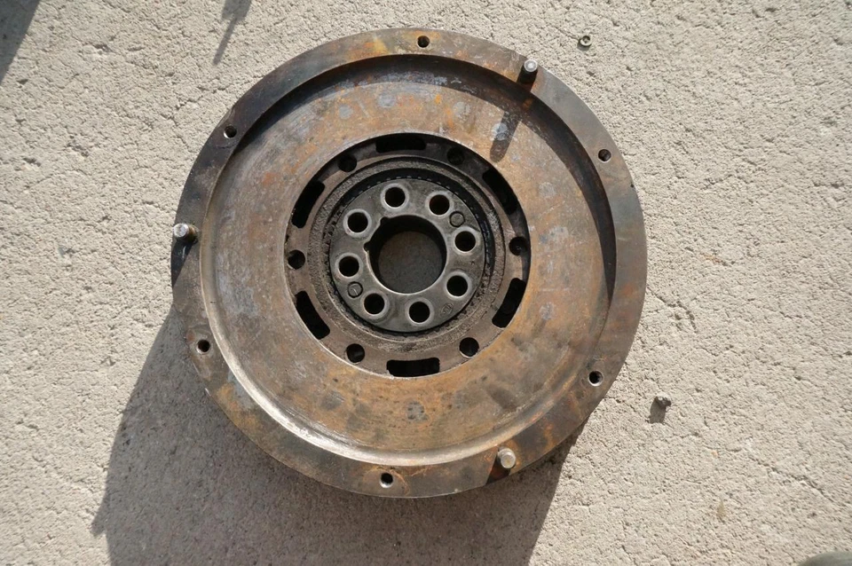 Volante de inercia de doble masa transmisión manual OEM BMW Luk E36 M52 95-98 328i 328is Foto 1 de 4