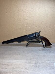 Support / présentoir noir pour revolver à poudre noire Colt walker 1847