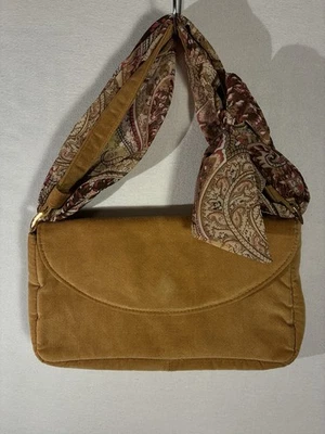 Bolso de Hombro Victoria’s Secret Tostado con Coordinación Bufanda Paisley Foto 1 de 4