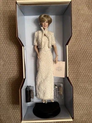 Muñeca de porcelana Diana Princesa de Gales Franklin Como Nueva y Accesorios Nuevo Estado Foto 1 de 4