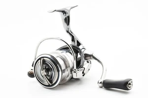 Daiwa 18 Exist It 2500S-CXH Spinning Carrete Cerca De Mint De Japón #2040 - Imagen 1 de 13
