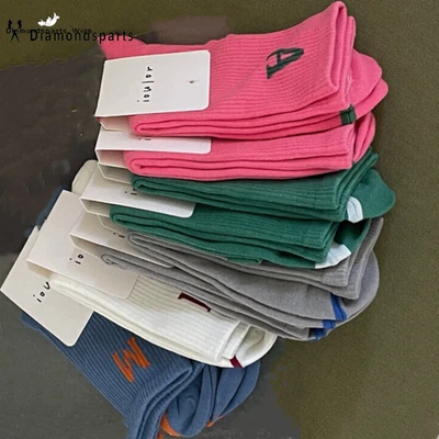 Paquete de 5 calcetines informales clásicos de malla multicolor deportivos de moda de pantorrilla de algodón para mujer Foto 1 de 4