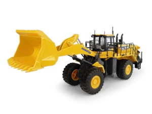 KOMATSU WA600-8 WHEEL LOADER YELLOW 1/50 DIECAST BY UNIVERSAL HOBBIES UH8127 - Picture 1 of 4