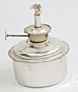 Lámpara de aceite de queroseno de estaño pequeña vintage rara iluminación tra... - Imagen 1 de 24