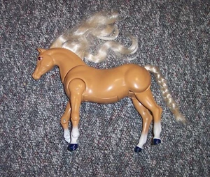 Vintage 1993 Barbie High Stepper Batteriebetrieben Walking Horse GUC - Bild 1 von 2