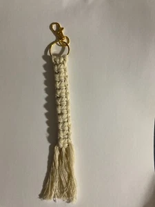 Handgefertigter Makramee Schlüsselanhänger - Bild 1 von 2