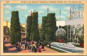 Postal de la Feria Mundial de Nueva York 1939 "Jardín del AT&T Bldg" lino Curteich 78 W - Imagen 1 de 2