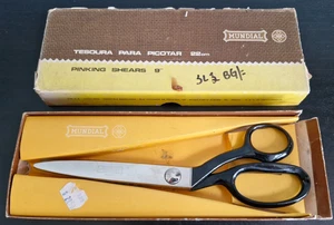 Vintage Mundial Pinking Shears 9" 9 inch Dressmakers Tailor Metal - Picture 1 of 7