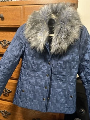 chaqueta con cuello en azul y gris Foto 1 de 4