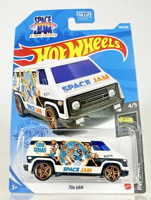 Белый фургон Hot Wheels Space Jam 70-е 2021 HW Space 198/250 - Изображение 1 из 4