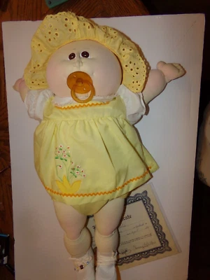 XAVIER ROBERT CABBAGE PATCH SCULPTURE PACI FACE BIG HEAD  Ued PAPERS girl 81 - Image 1 of 4