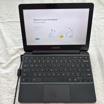 Samsung ChromeBook 3 11.6" (16GB Storage, 2 GB RAM, Intel Celeron) XE500C13 034  - Image 1 of 4