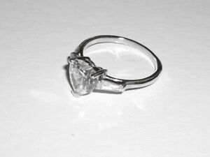 AVON sterling silver HEART SHAPE ENGAGEMENT STYLE  ring SIZE 7.25 HEAVY BAGUETTE