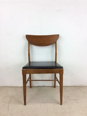 Silla moderna de nogal Mid Century con tapicería de vinilo negro Foto 1 de 4