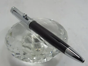 GORGEOUS HIGH QUALITY JINHAO BLACK AND SILVER TWIST BALL POINT PEN - Picture 1 of 4