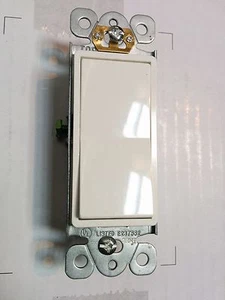 (20 pc) Single Pole 15A Decorator Switches WHITE Self-Grounding Switch NEW CODE! - Picture 1 of 3