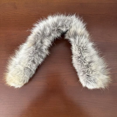 "Abrigo Parka Chaqueta Lujosa Suave Plateado Piel de Zorro Capucha Cuello Borde 18.5"" Cremallera" Foto 1 de 4