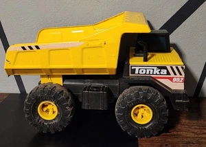 2020 Tonka Steel Classic 952 Mighty Dump Truck 16" Yellow Back Loader By Hasbro - Picture 1 of 10