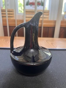 Vintage. MCM SIGNIERT ANNA VAN BRIGGLE KERAMIK KLEINER KRUG KNOSPENVASE BLAUE TROPFGLASUR - Bild 1 von 7