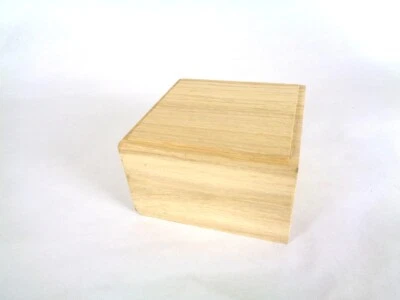 SOCLE EN CHENE MASSIF POUR STATUETTE 10x10x6