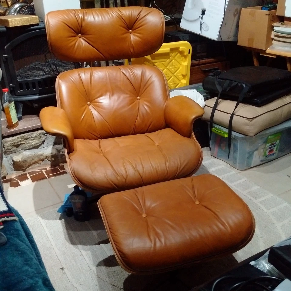 Silla y otomana de cuero estilo Eams Plycraft vintage Foto 1 de 4