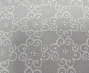 4.5 Metres Grey And White Flower Scroll 100% Premium Patchwork Cotton - Picture 1 of 2