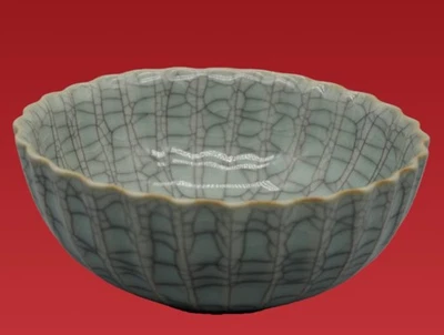 Vintage Chino Ge Tipo Crackle Esmalte Lobed Cuenco Marca Homenaje para Colección Foto 1 de 4