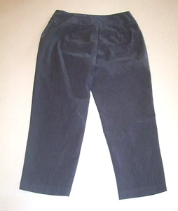 Women's Cato Black & White Striped Mid-Rise Dress Capris 4 - Picture 1 of 2