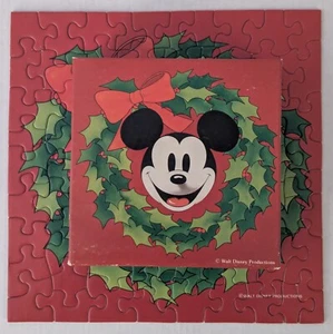 Springbok HAPPY HOLLYDAZE! 7x7" 70 pc MINI Jigsaw Puzzle MICKEY MOUSE Disney - Picture 1 of 14