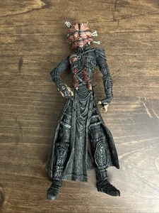 McFarlane Clive Barker's Tortured Souls The Scythe Meister Figur 2001 7" - Bild 1 von 2