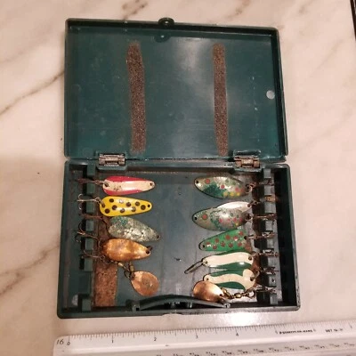 Lote de señuelos de pesca con cuchara de metal vintage en ESTADO USADO, Thomas, Dardevle, Little Cleo Foto 1 de 4