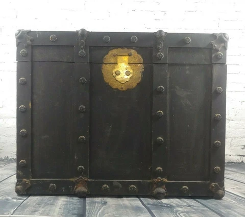 Antique Black Storage Trunk 24x17x19" Cover
