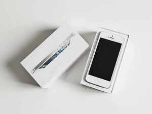 95% new Apple iPhone 5 - 64GB - White & Silver (Unlocked) (CDMA + GSM)