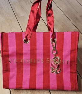 SELTENE Victorias Secret kleine Tragetasche mit Schlüsselanhänger Charms Neu ohne Etikett - Bild 1 von 10