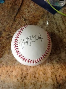 Bill Giles Signed Official MLB Baseball PHILLIES  - Picture 1 of 2