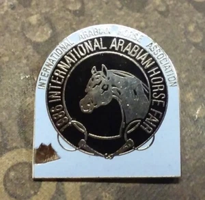 Insignia prendedor vintage de la Feria del Caballo Árabe 1986 - Imagen 1 de 24