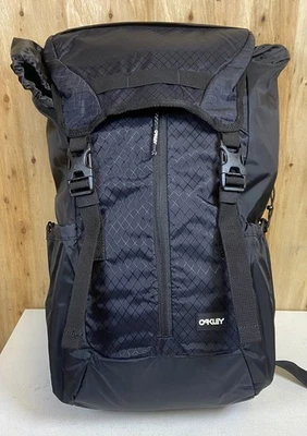 Oakley Voyager 26L Backpack Blackout FOS900484-02E (Z) - Image 1 of 4