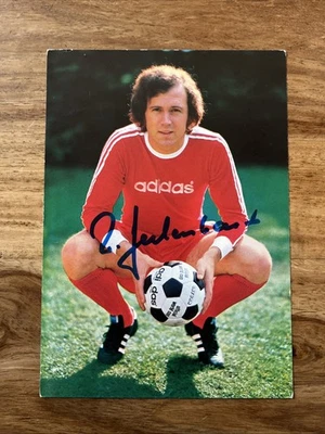 FRANZ BECKENBAUER FC BAYERN MÜNCHEN ORIGINAL SIGNIERTE AUTOGRAMMKARTE DFB HSV - Bild 1 von 2