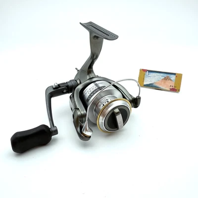 Mulinello da spinning Shimano 02 TWIN POWER 2000 - modello nazionale... - Immagine 1 di 4