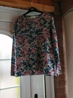 size 10 top top quality 95% cotton expensive long sleeve leaf print TRESPASS top - Image 1 of 4