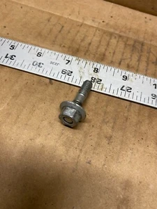 Perno de barra usado con tuerca de un artesano modelo 358.353 671 motosierra - Imagen 1 de 6