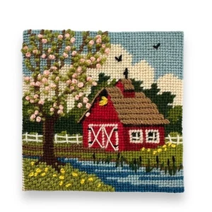 Escena cuadrada de campo vintage de 5”x5” Needlepoint Farmhouse granero completado - Imagen 1 de 6