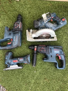 Lotto Bundle Job di utensili cordless Bosch difettosi - ricambi o riparazioni - Foto 1 di 10