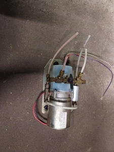 94-02 Camaro Firebird Convertible Hydraulic Top Pump Lift Motor Up & Down - Picture 1 of 5