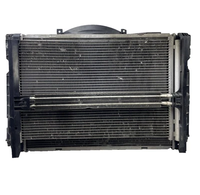 07-13 BMW 328i Sedán Radiador de refrigeración y ventilador con conjunto de condensador de aire acondicionado OEM Foto 1 de 4