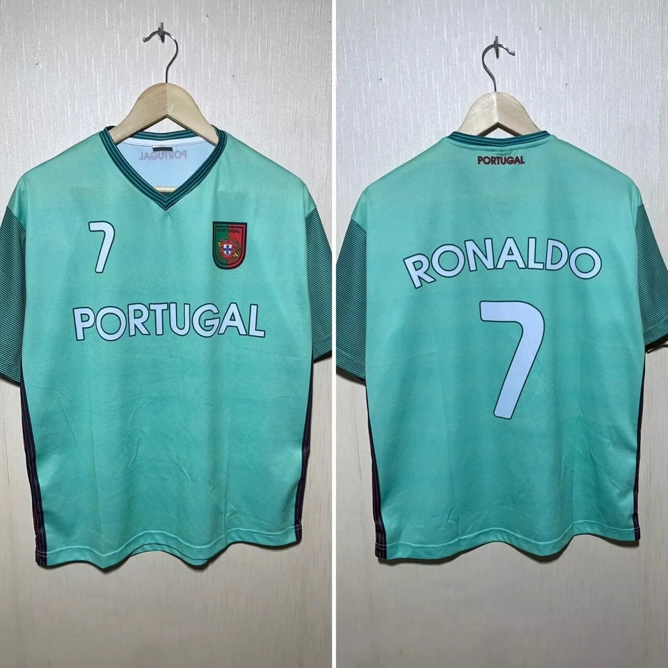 Camiseta de futebol vintage Portugal Ronaldo azul-petróleo ~ Tamanho G - Imagem 1 de 1
