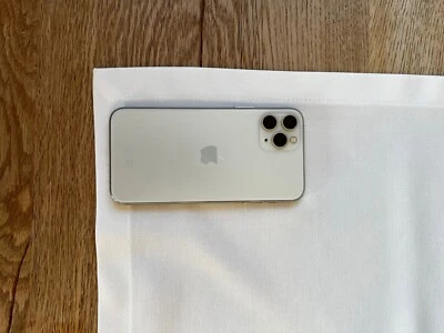 Apple iPhone 11 Pro A2215 - 64GB - Weiß (O2) (Dual-SIM) + NEUEM Schutzglas - Bild 1 von 3