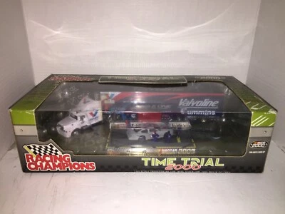 1/64 CAMPEONES DE CARRERAS Valvoline #6 Martin TIME TRIAL 2000 Transporter Pit Crew Foto 1 de 4